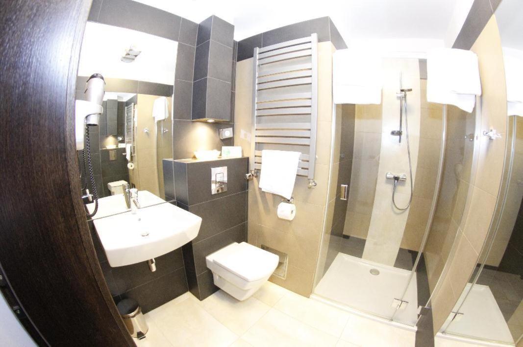 Hotel Niepołomice Zimmer foto