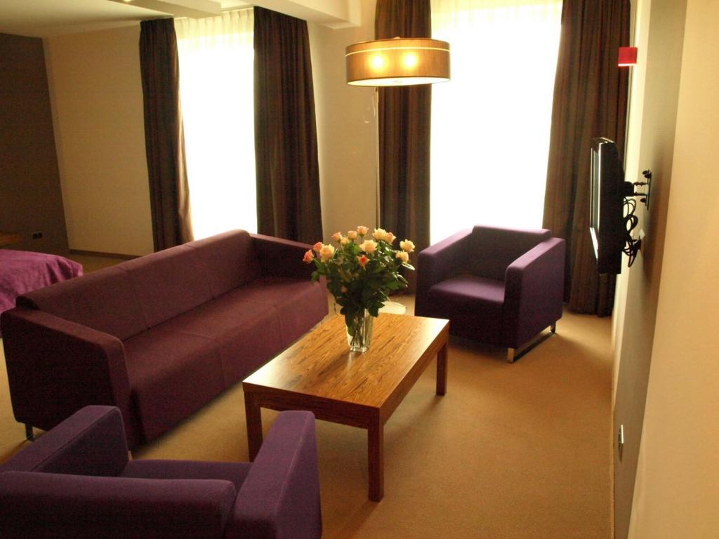 Hotel Niepołomice Zimmer foto